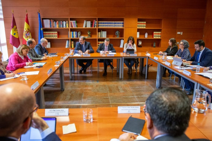 García-Page, en la reunión de este jueves para el seguimiento de la crisis por el coronavirus.