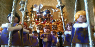 Paso de Semana Santa en Playmobil obra de Javier Gamo Ruiz.