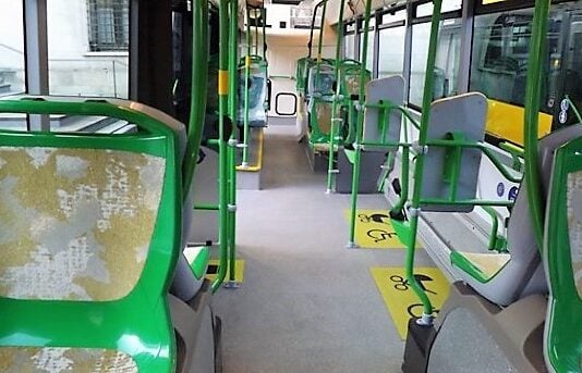 Interior de un autobús urbano de Guadalajara. (Foto: La Crónic@)