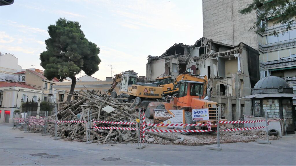 Derribo de la conocida como "casa de los Solano", en Guadalajara, entre el 7 y el 8 de agosto de 2021. (Foto: La Crónic@)