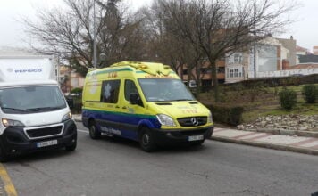 Ambulancia en una calle de Guadalajara, en enero de 2022.