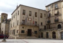 Ayuntamiento de Molina de Aragón, una de las muchas localidades de Guadalajara cuyos pequeños empresarios pueden acogerse a estas ayudas de la Diputación. (Foto: La Crónic@)