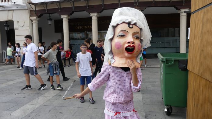 Gigantes y cabezudos son algunos de los temas sugeridos para que formen parte del cartel de las Ferias y Fiestas de Guadalajara en 2024. (Foto: La Crónic@)