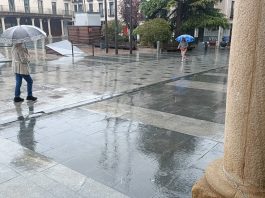 Lluvia en la Plaza Mayor de Guadalajara en el otoño de 2023. (Foto: La Crónic@)