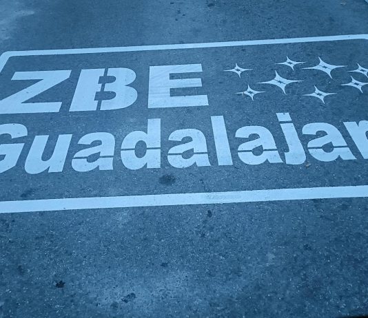 Acceso a la Zona de Bajas Emisiones de Guadalajara, meses antes de su implantación. (Foto: La Crónic@)