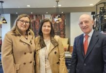 Eva Ramírez, Isabel Serrano Frías y Vicente Rouco en la despedida de la presidenta de la audiencia, hace casi un año.