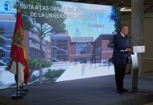 García-Page durante su visita al campus de Guadalajara hace ahora un año. (Foto: La Crónic@)