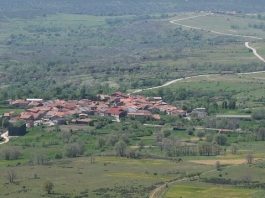 Vista general del pueblo de Bustares.