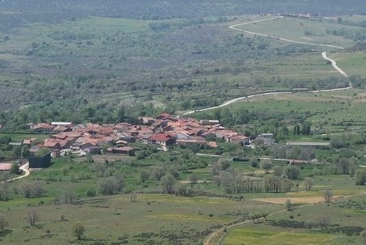 Vista general del pueblo de Bustares.