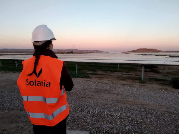 Trabajador de Solaria en una planta fotovoltaica. FOTO: Solaria Trabajador de Solaria en una planta fotovoltaica. (Foto: Solaria)