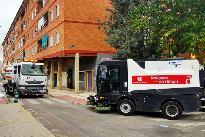 Maquinaria para la limpieza urbana en Azuqueca de Henares. (Foto: Ayto. Azuqueca)