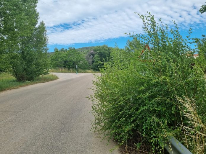 Imagen de una carretera de la Diputación esgrimida por el PP para sus críticas.