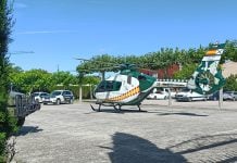 Helicóptero de la Guardia Civil en la explanada del Archivo Histórico Militar de Guadalajara. (Foto: La Crónic@)