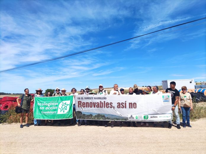 Fotografía de la marcha de Almoguera, aportada por Ecologistas en Acción.