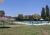 Las piscinas son una buena alternativas para estos días de intenso calor. En la imagen, la municipal de Cabanillas del Campo.