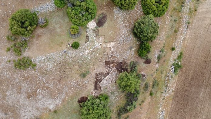 Vista aérea de los últimos trabajos en el castro celtibérico de la Hoya del Villar, en Villanueva de Alcorón, en 2024.