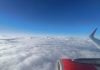 Sobrevolando las nubes en un avión de Iberia Express en el verano de 2024. (Foto: La Crónic@)