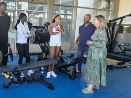 Apertura del nuevo gimnasio en la Fuente de la Niña, el pasado mes de julio, momento en que Peleteiro y Guarinos coincidieron en las instalaciones municipales.