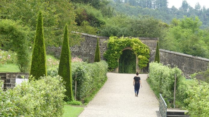 Paseando, muy de mañana, por los jardines del castillo de Ansembourg. (Foto: La Crónic@)