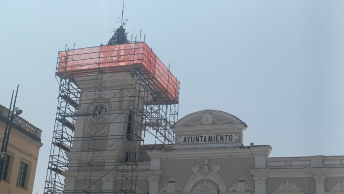 Torre del Ayuntamiento de Guadalajara en agosto de 2024. (Foto: La Crónic@)