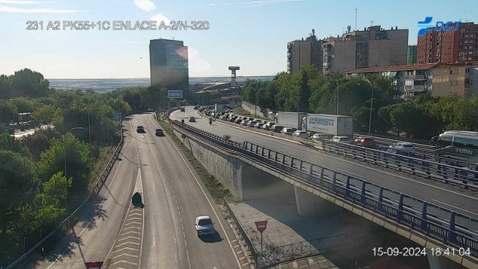 El atasco en la A-2 es total en la tarde de este domingo a su paso por Guadalajara. (Foto: DGT)