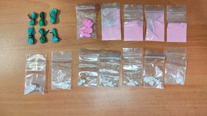 En lo intervenido en Azuqueca había cocaína, cocaína rosa y éxtasis. (Foto: Guardia Civil)