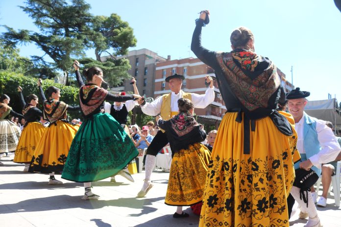 Festival Nacional de Folclore en la Plaza de Santo Domingo en Guadalajara.