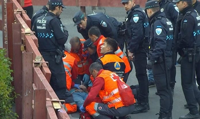 Un herido en las curvas de Santo Domingo durante el último encierro de las Ferias de Guadalajara de 2024. (Foto: CMM)