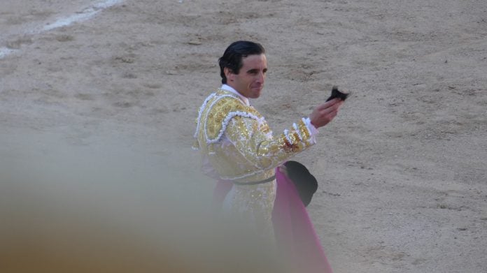 Lo de menos fue que Ortega tocara pelo en Guadalajara; lo de más fue su encuentro, feliz, con la afición de la tierra de sus padres. (Foto: La Crónic@)