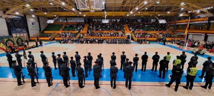 Vista general del acto de la Guardia Civil en el día de la Virgen del Pilar, celebrado este 2024 en el Polideportivo San José.