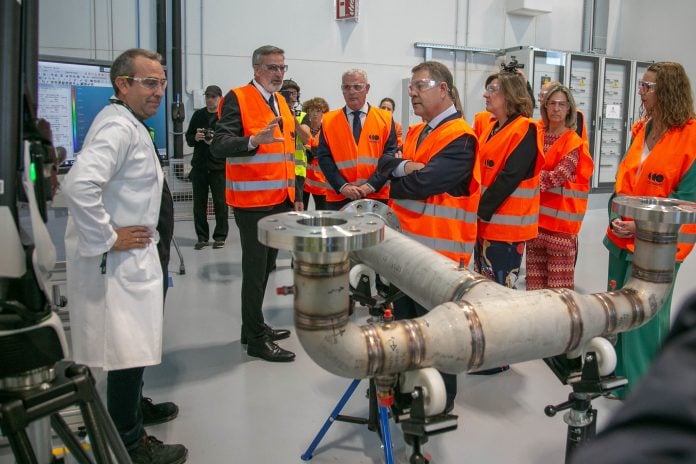 Presentación de los electrolizadores que se están preparando en Guadalajara, durante la inauguración oficial de la planta el 3 de octubre de 2024.