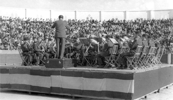 Concierto de la Banda de Música Provincial en la plaza de toros de Guadalajara. (Foto: Archivo López-Calvo)