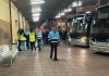 Conductores, sindicalistas y pasajeros compartían las dársenas de la Estación de Autobuses en el inicio de la jornada de huelga del 28 de octubre de 2024. (Foto: La Crónic@)