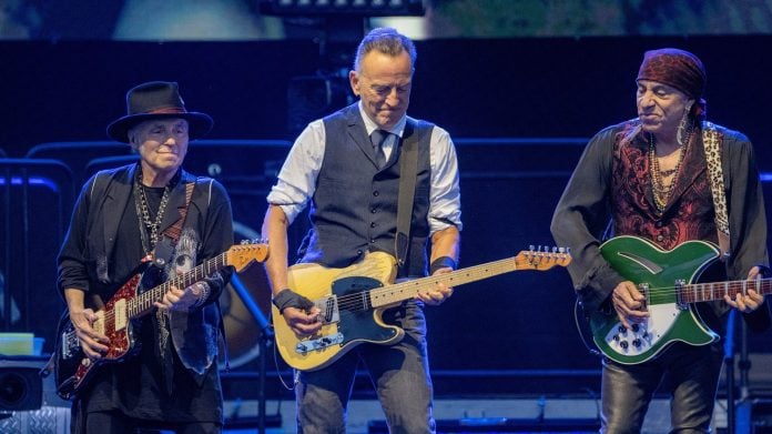 Bruce Springsteen durante su actuación en el Estadi Olímpic en 2024. (Foto: EP)