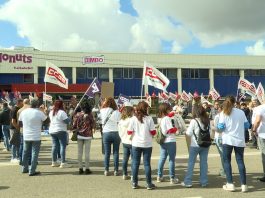 Concentración de los trabajadores de Bimbo en Valladolid en el primer día de huelga en protesta por el cierre. (Foto: EP)