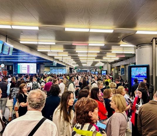 Nuevo colapso en la estación de Atocha, el 19 de octubre de 2024. (Foto: Carlos Luján /EP)