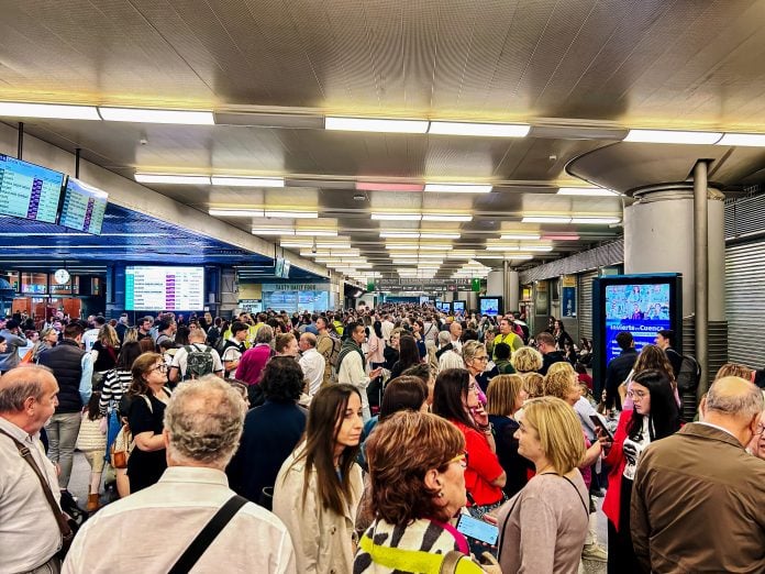 Nuevo colapso en la estación de Atocha, el 19 de octubre de 2024. (Foto: Carlos Luján /EP)