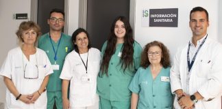 Personal del servicio de información sanitaria en el Hospital de Guadalajara. (Foto: Sescam)