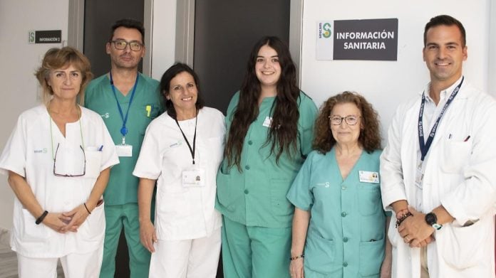 Personal del servicio de información sanitaria en el Hospital de Guadalajara. (Foto: Sescam)