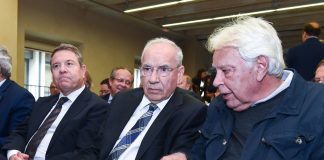 Page, Guerra y Felipe González juntos en un acto en mayo de 2024. (Foto: EP)