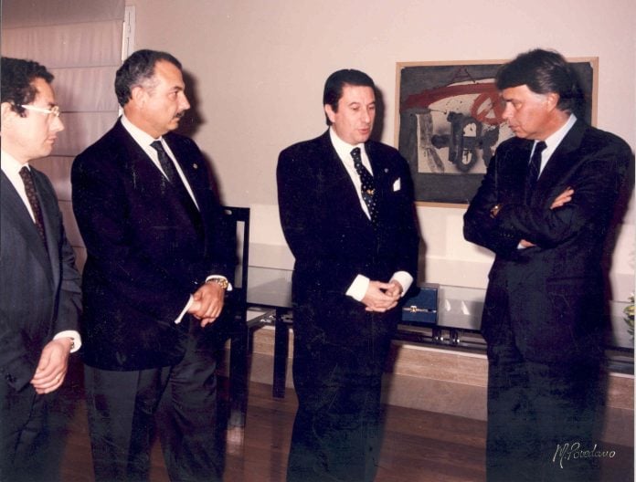 Francisco Tomey junto a Felipe González y el entonces presidente de la FEMP, Francisco Vázquez, en razón de uno de los cargos que desempeñó el p