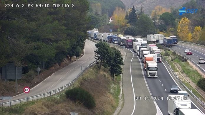 Atasco entre Torija y Valdenoches en la mañana del 8 de noviembre de 2024. (Fuente: DGT)