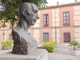 Busto de José Antonio Ochaíta en Guadalajara. (Foto: La Crónic@)