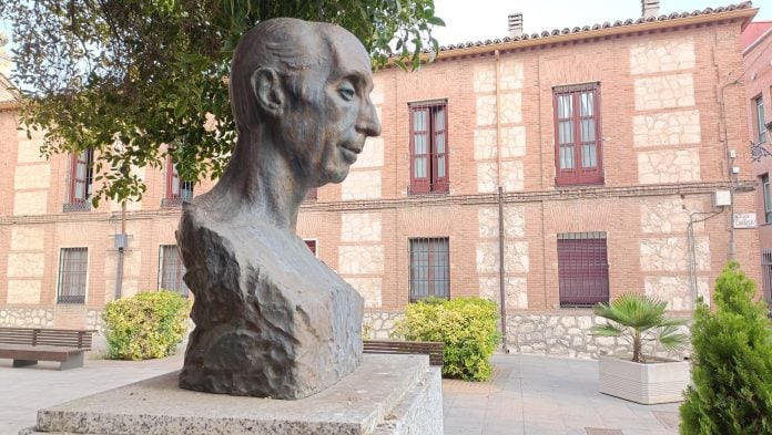 Busto de José Antonio Ochaíta en Guadalajara. (Foto: La Crónic@)