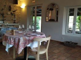 Comedor de un restaurante rural en un país europeo. (Foto: La Crónic@)