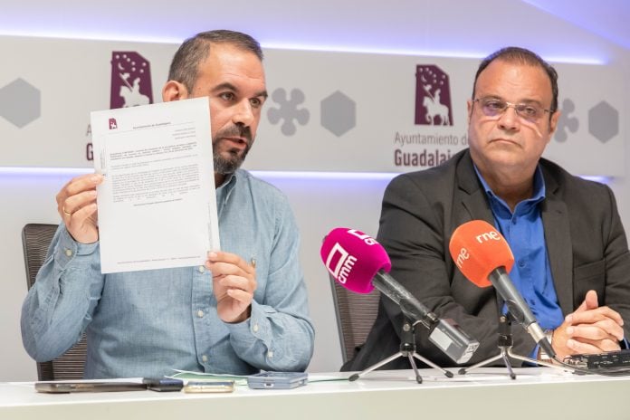 López Pomeda y Morejón durante su comparecencia en el Ayuntamiento a propósito de Nipace.