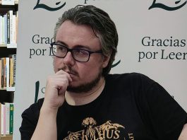 David Cuevas reside en Guadalajara.