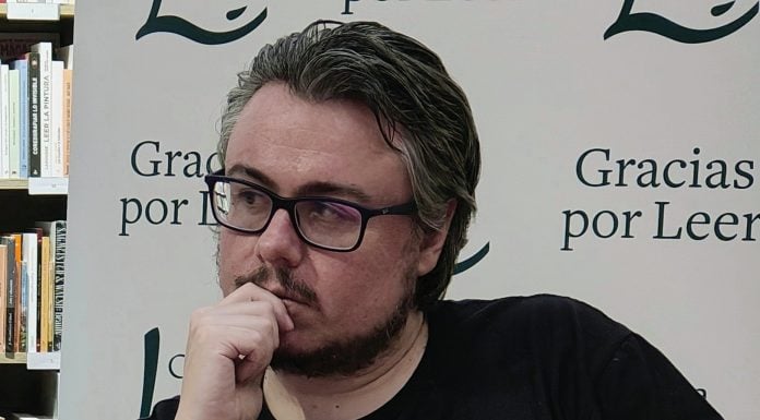 David Cuevas reside en Guadalajara.