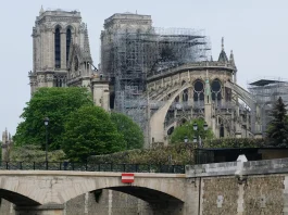 Los andamios han ocultado la catedral de Notre-Dame desde su incendio, hace cinco años.