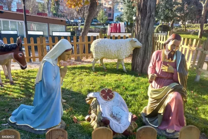 Nacimiento del parque de la Concordia, sin el Niño Jesús, robado antes de la Navidad de 2024.